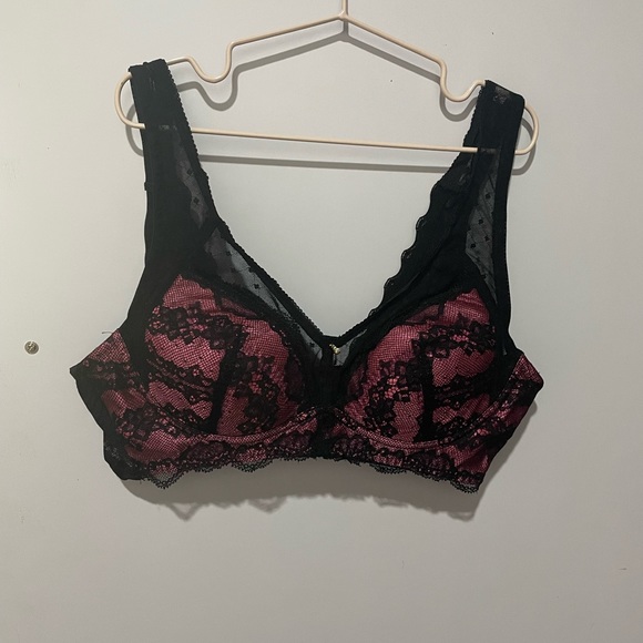 New Bra and panty set. Bra size 34B ( euro 75B) panty size Small(90). - Picture 3 of 9